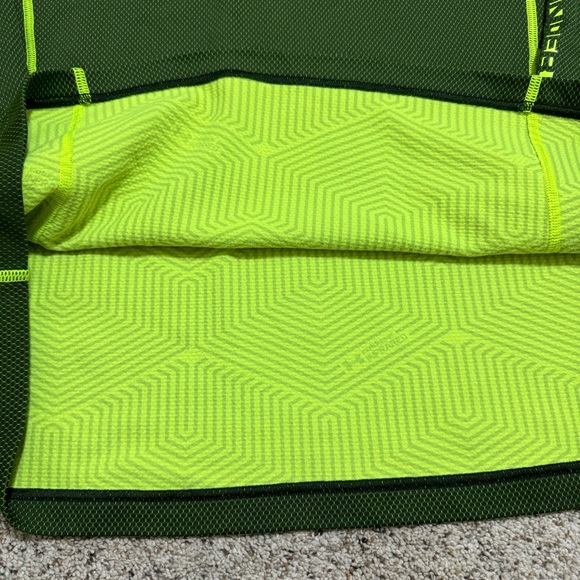 Under Armour Cold Gear Infared Thermo Quarter Zip—2XL - Picture 11 of 13